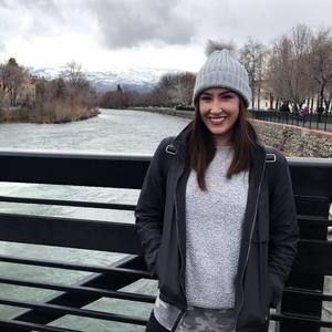 Meet your Posher, Caitlin